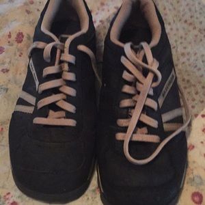 Sketchers dressy tennis shoes 7 Black and Tan